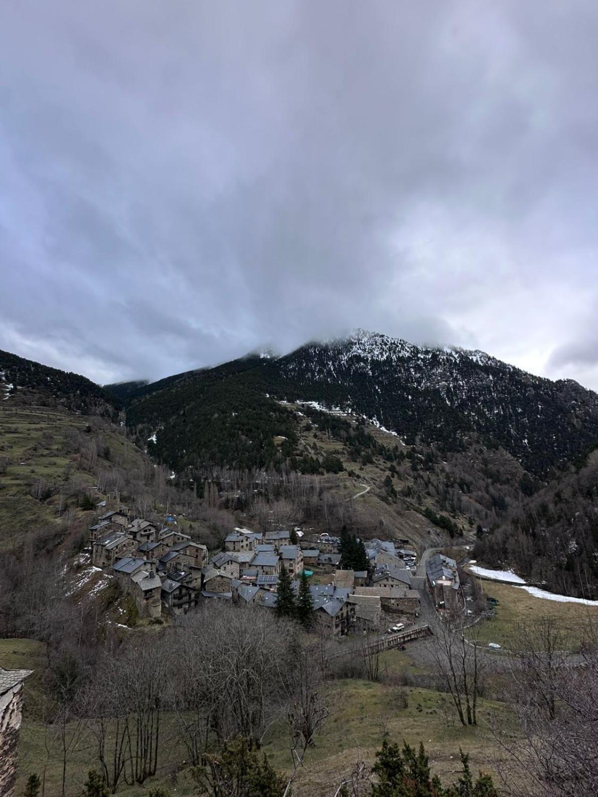 Hotel Valls Valira Os de Civís Exteriér fotografie